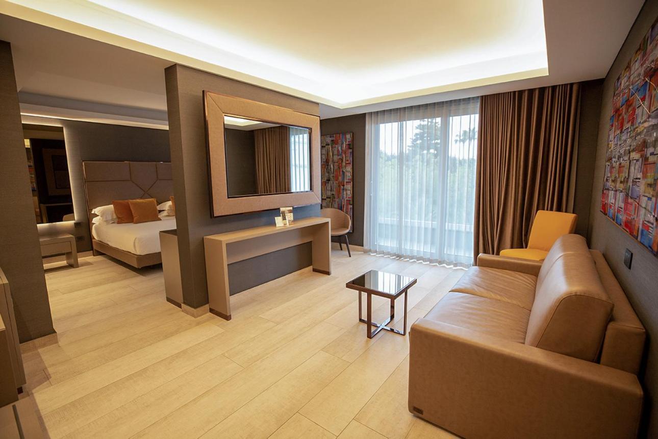 & Tre Fontane Luxury