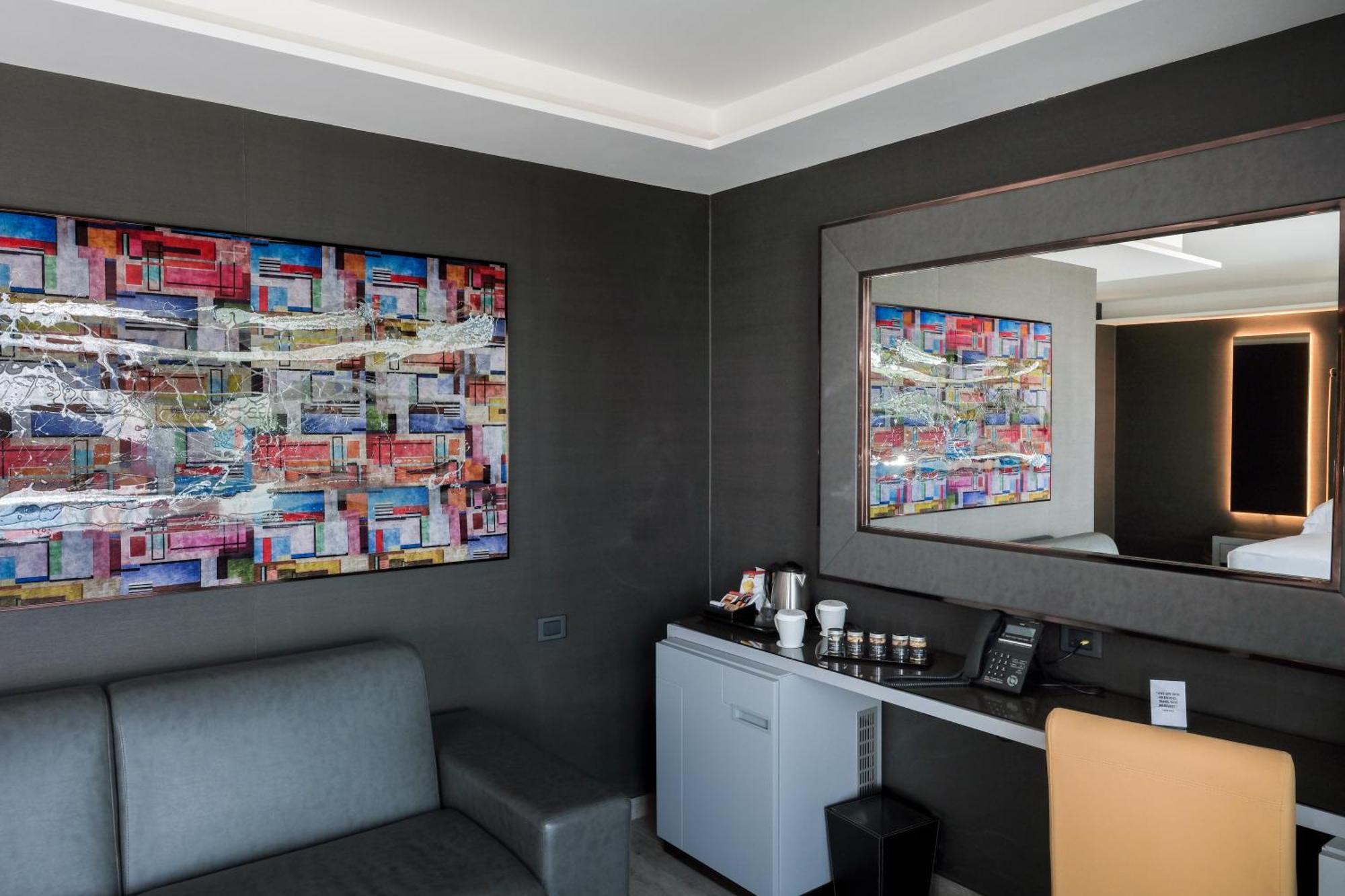 & Tre Fontane Luxury Hotel