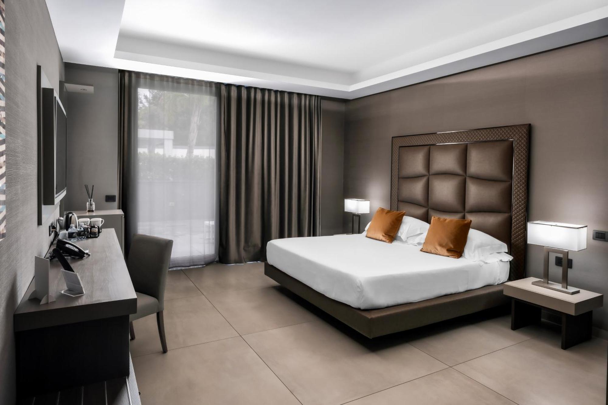 & Tre Fontane Luxury 4*