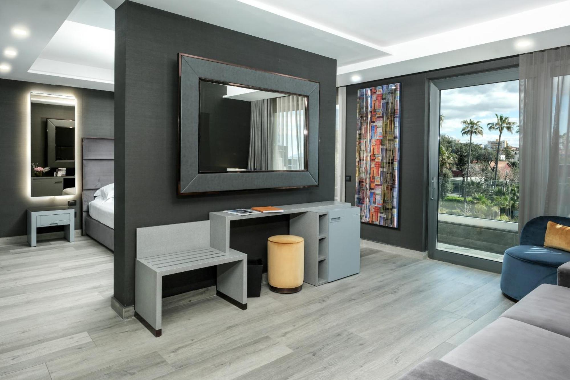 & Tre Fontane Luxury Hotel Portici